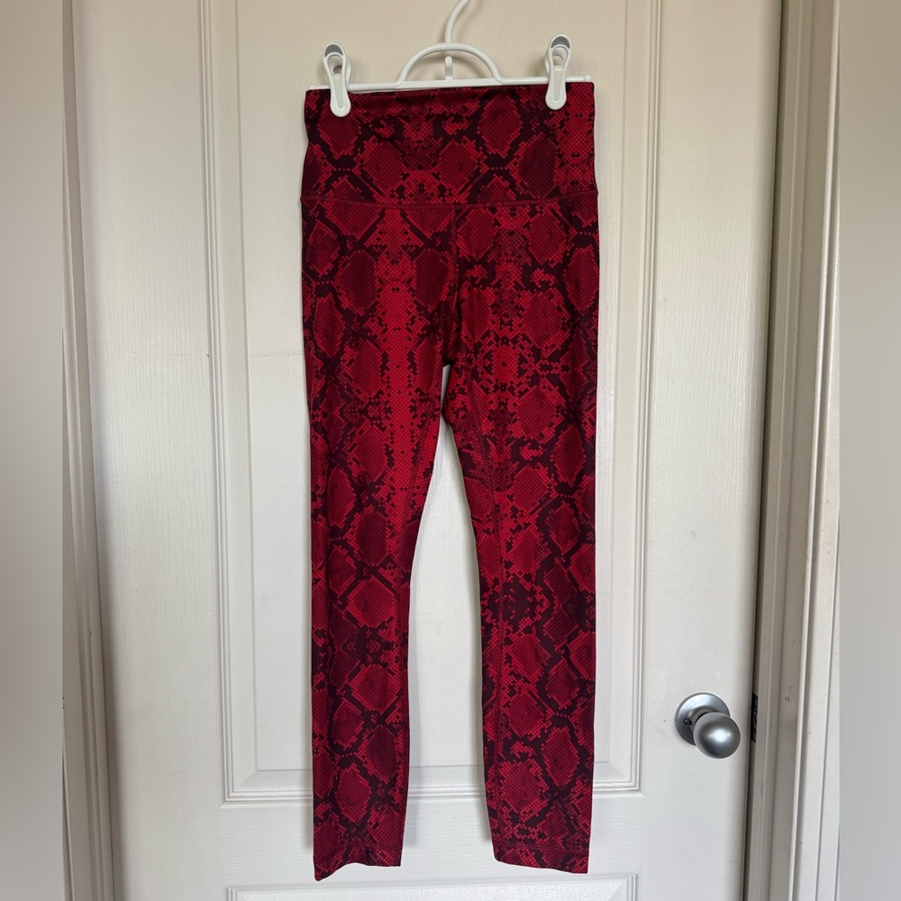 Lululemon High Waisted Red Snake Print Leggings Sz 4